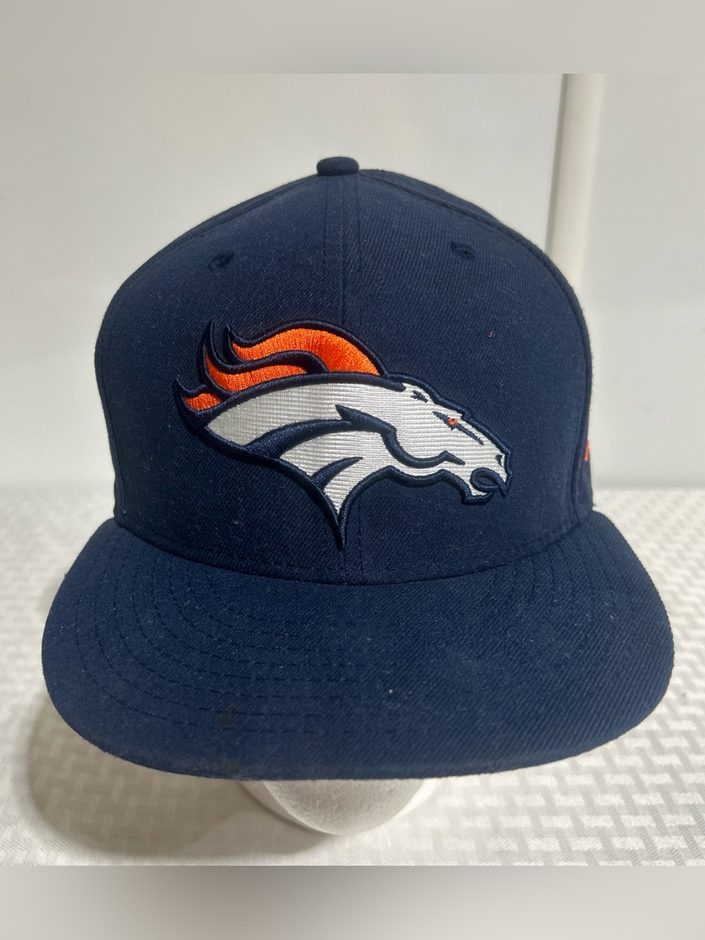 Denver Broncos New Era NFL 59fifty Fitted Hat Navy size 7-3/8  58.7cm Low Crown.